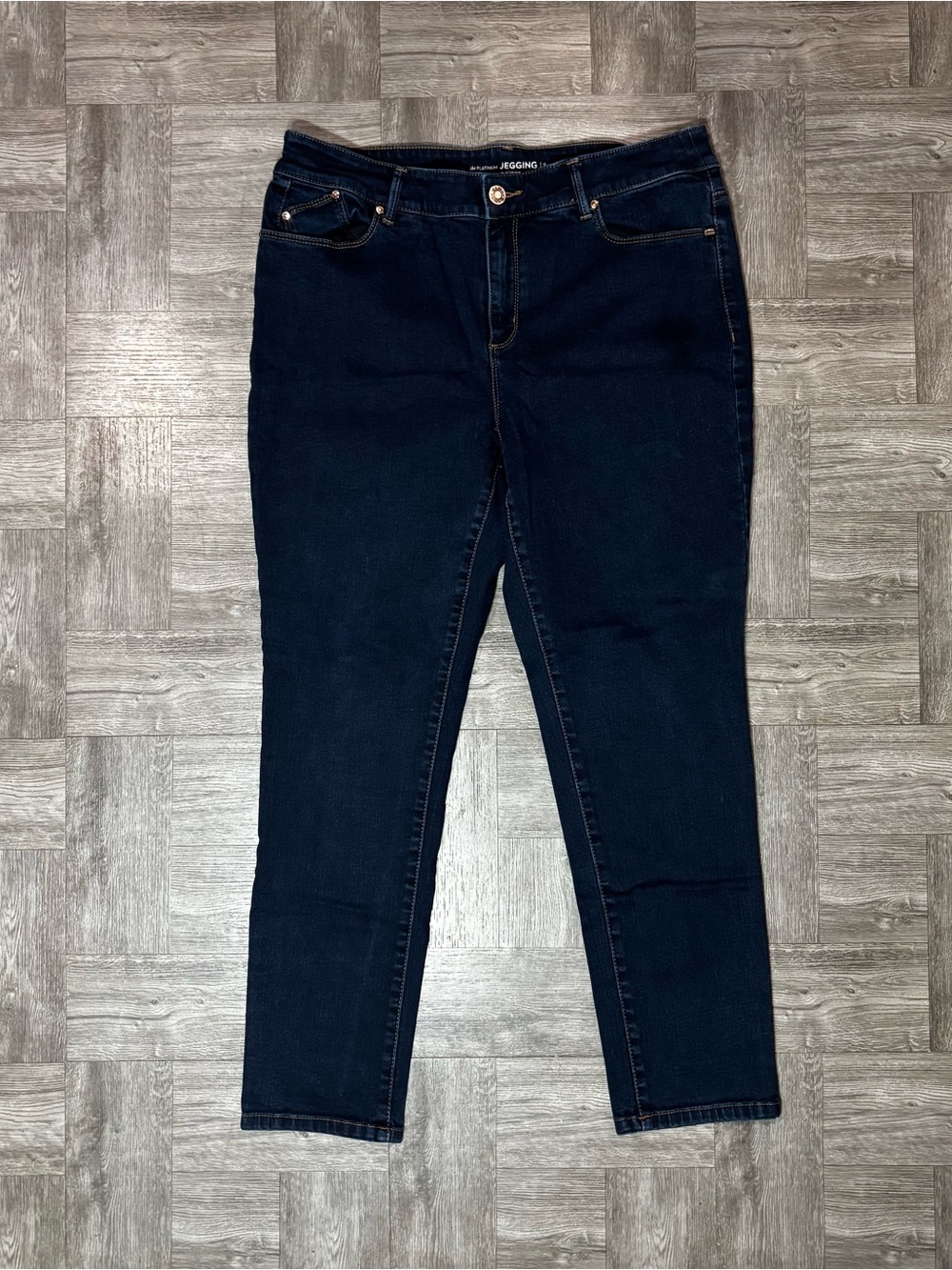 The Platinum Jegging By Chicos Size 2 Petite